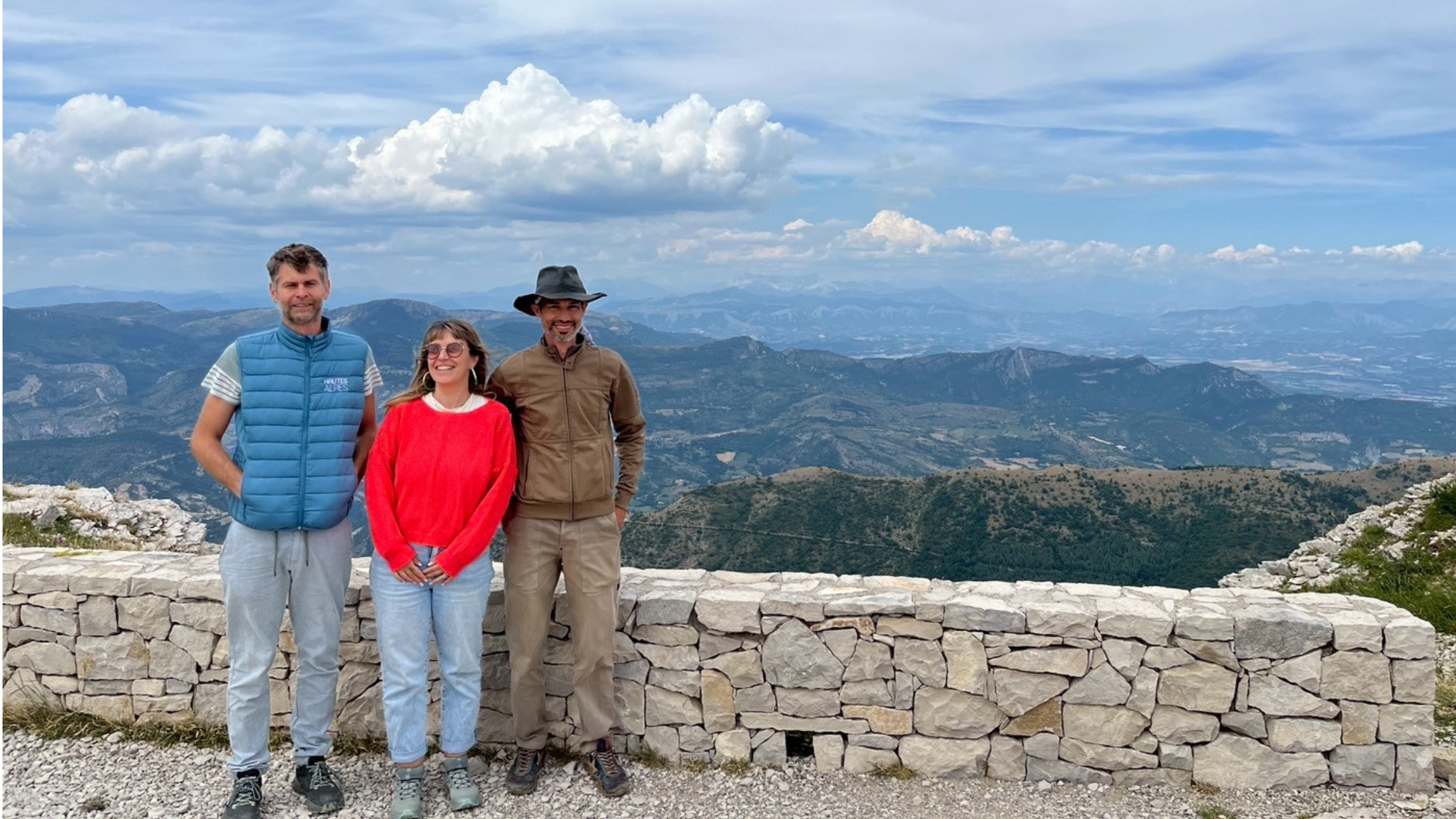 HERBIOLYS CEOブノア氏・自然療法士セリーヌ氏・摘み手トマ氏
